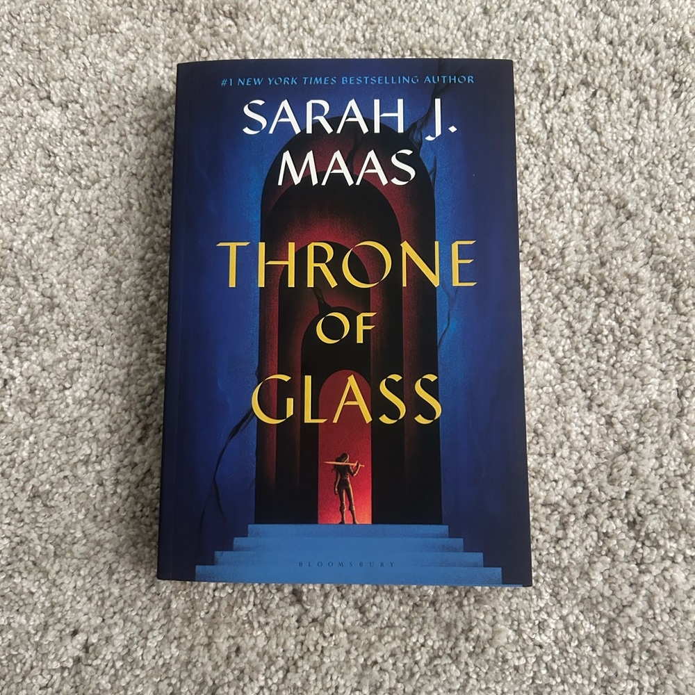 Throne of Glass Paperback Book by Sarah J. Maas